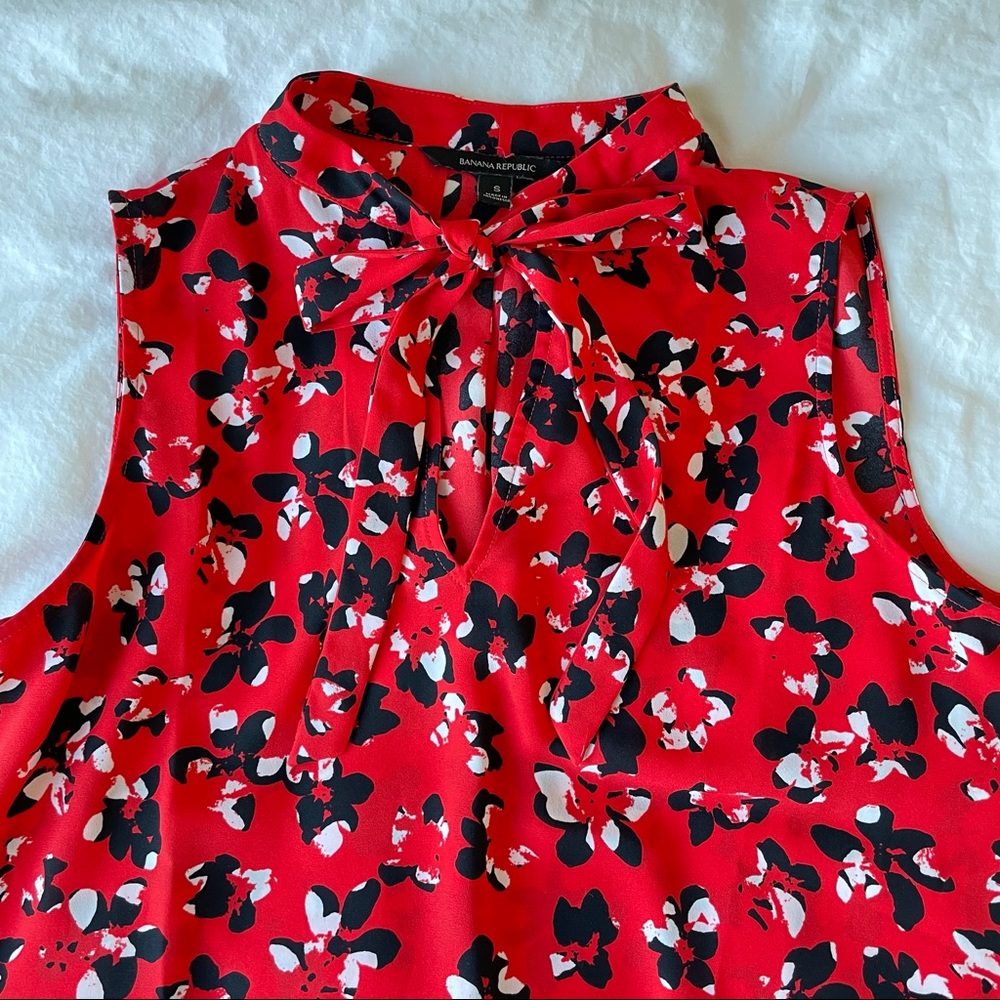 BR Tie-Neck Flouncy Red Top